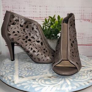 New | Versona Gray Laser Cut Open Toe Heels | Women’s US SIZE 8